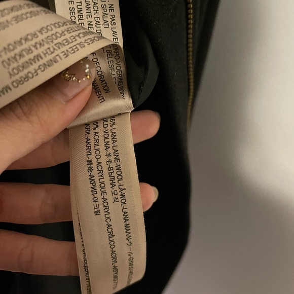 Massimo Dutti Black coat with gold buttons and removable fur collar - Picture 10 of 13